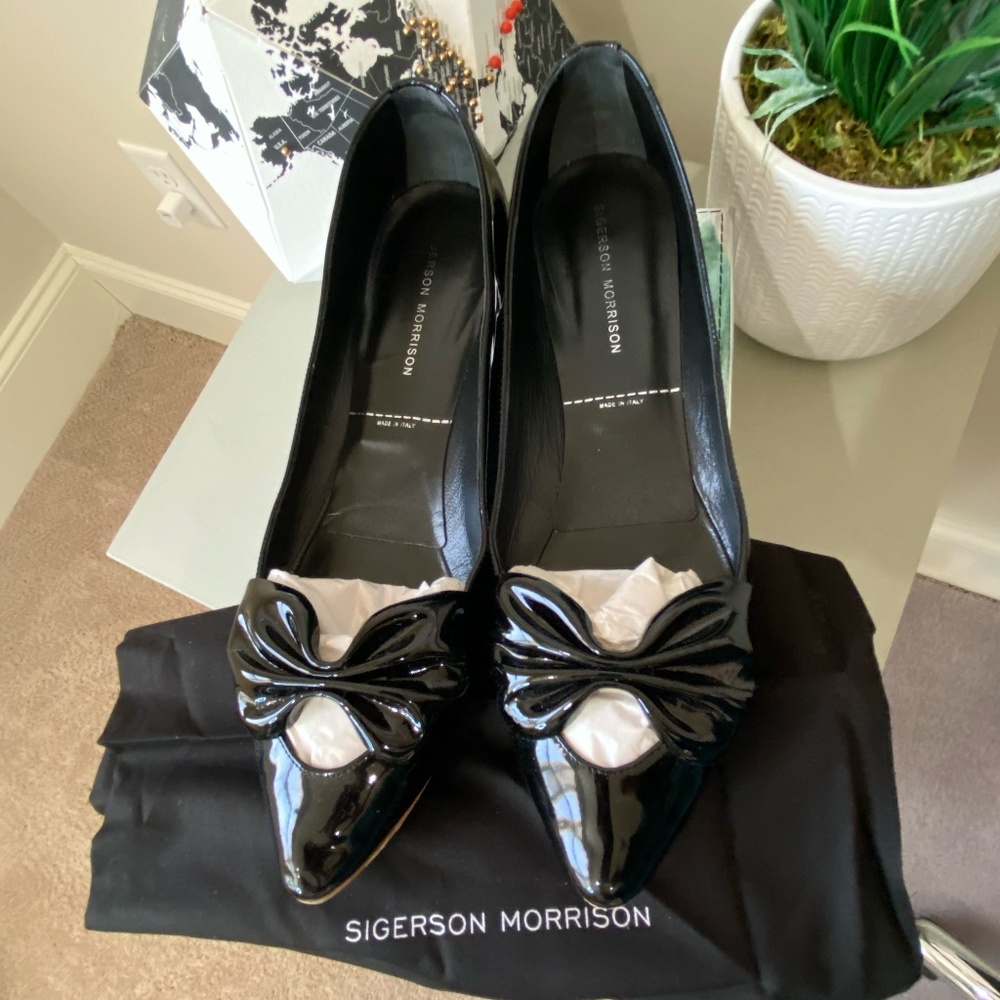 Sigerson Morrison Black Patent Leather Pointed Ballet Flats with Bow
